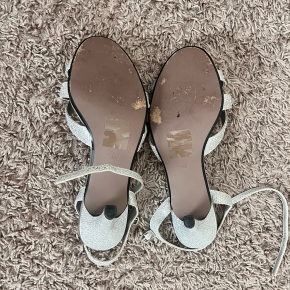 Silver heels - Picture 6 of 6